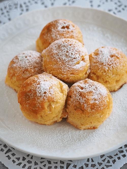 Keto pączki drożdżowe pieczone w piekuarniku