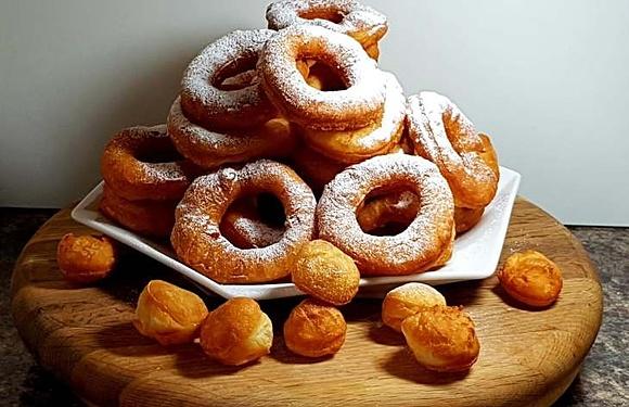 Oponki serowe - przepis na puszyste i delikatne ciastka na tłusty czwartek
