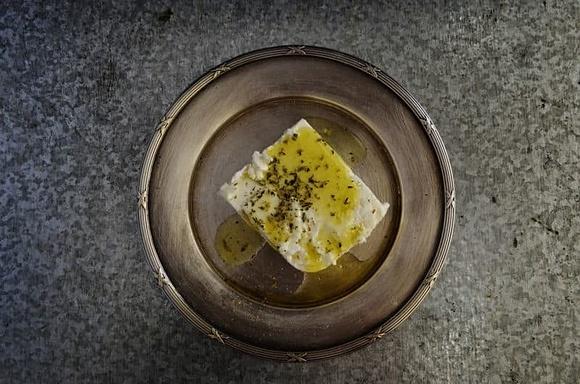 Makaron z pieczoną fetą i pomidorkami koktajlowymi