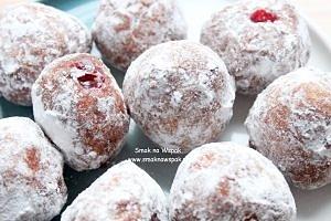 Pączusie z twarogiem - małe pączki z konfiturą i cukrem pudrem