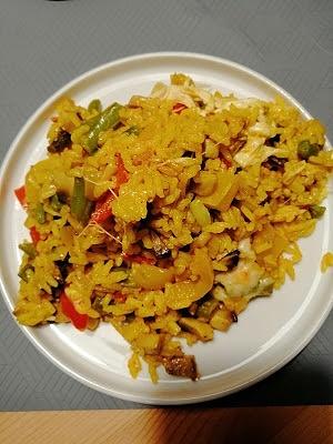 Zapiekany ryż z curry warzywami i serem