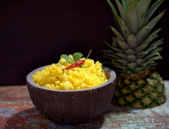Sałatka ananasowa z mango