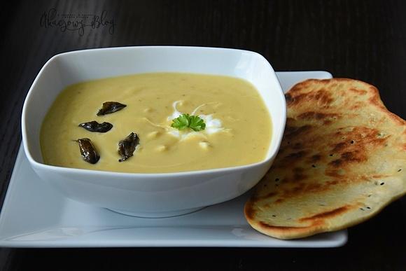 Zupa krem z kalafiora z nutą curry i jogurtem