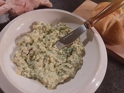 Pasta jajeczna z szpinakiem