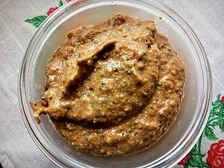 Pasta pieczarkowo-pomidorowa ze słonecznikiem