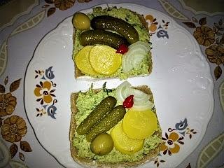 Brokułowa pasta ze słonecznikiem bezglutenowa wegańska