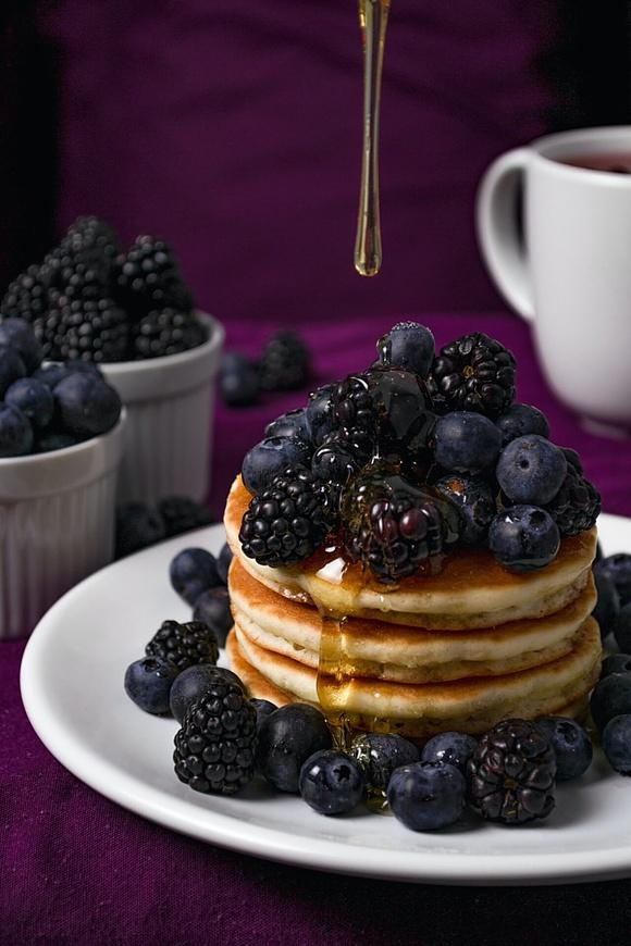 Amerykańskie pancakes z owocami