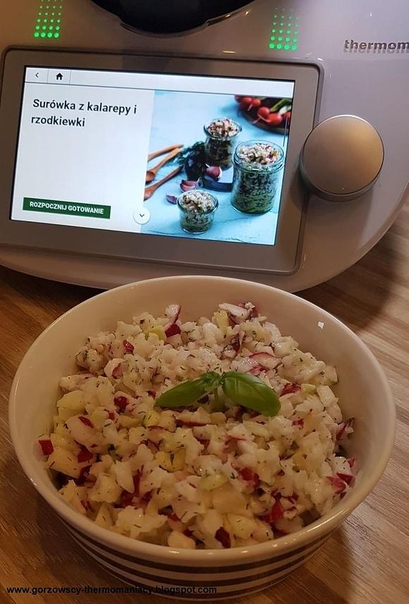 Surówka z kalarepy i rzodkiewki