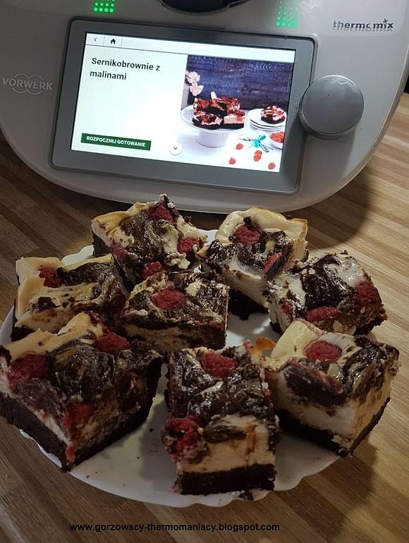 Sernikobrownie z malinami