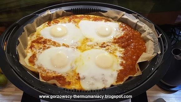 Shakshuka na parze w woreczkach do gotowania na parze