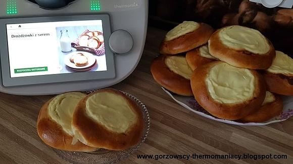 Drożdżówki z serem