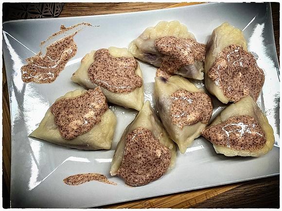 Pierogi z jagodami i serem