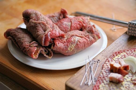Rolady śląskie nadziewane boczkiem i ogórkiem