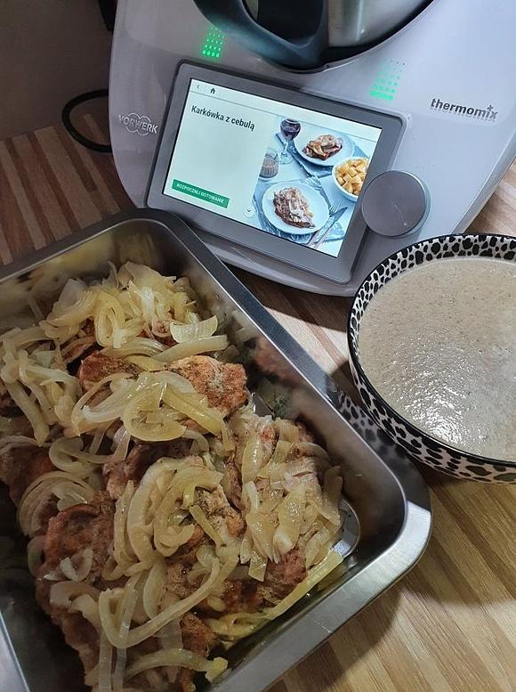 Karkówka z cebulą
