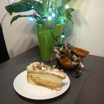 Tort bananowy z masą kajmakową