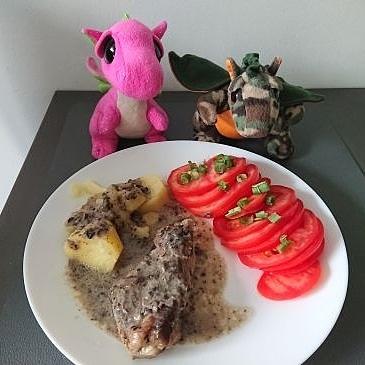 Pierś z indyka w sosie pieczarkowym