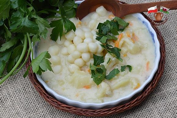 Kalafiorowa na kurczaku z mini gnocchi
