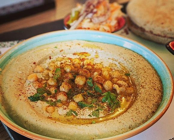 Błyskawiczny domowy hummus