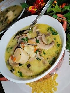 Zupa pieczarkowa z ziemniakami i makaronem