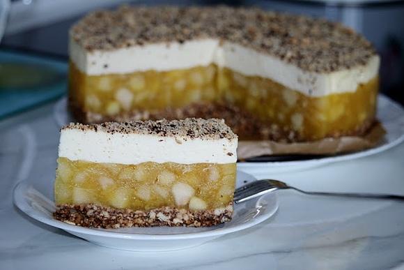 Najlepsza szarlotka bez pieczenia z serkiem mascarpone