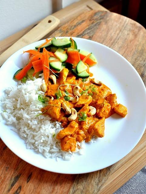 Żółte curry z imbirem kurczakiem lub tofu