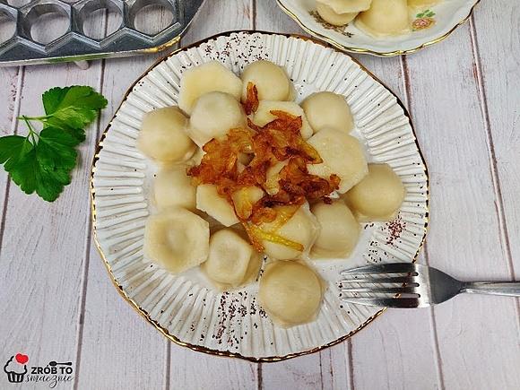 Mini pierożki z mięsem mielonym