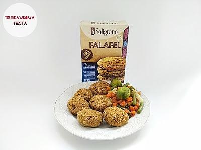 Pieczone falafel z mieszanką wiosenną