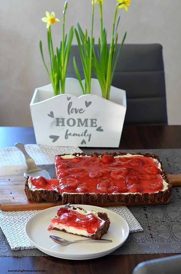 Tarta mleczno-truskawkowa z resztek ciast