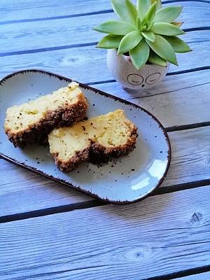 Jogurtowa babka z kruszonką