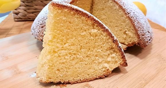 Ciasto rumowe z nutką rumu i żółtym smakiem