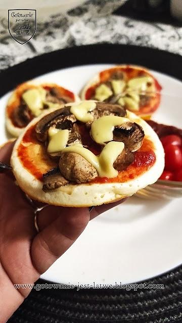 Mini pizzerinki z patelni