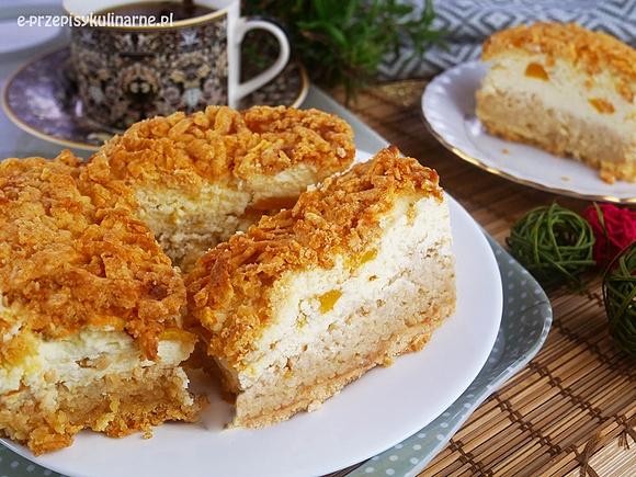 Sernik na kruchym spodzie z orzechami i kruszonką
