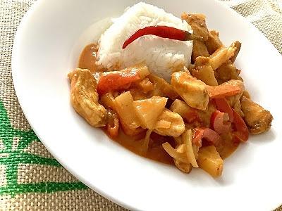 Curry z kurczakiem i ananasem