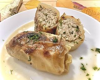 Gołąbki pieczone z kaszą gryczaną i suszonymi grzybami