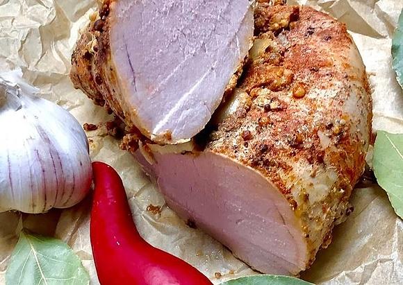 Soczysta polędwica wieprzowa pieczona
