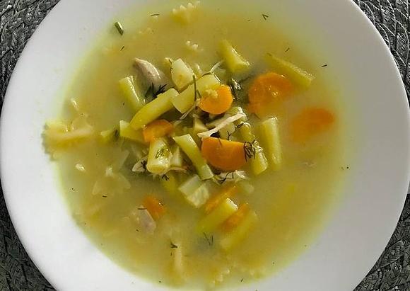 Zupa z fasolką szparagową i makaronem