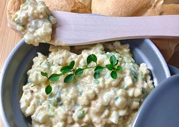 Pasta jajeczna ze szczypiorkiem i musztardą francuską
