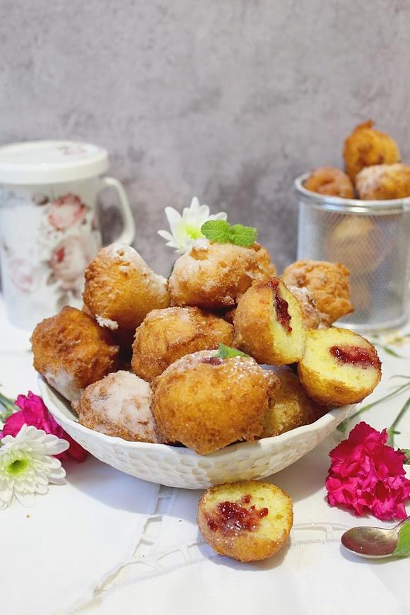 Mini pączki z konfiturą