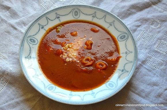 Krem pomidorowy z tortellini