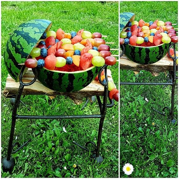Grill z arbuza i owocowe szaszłyki