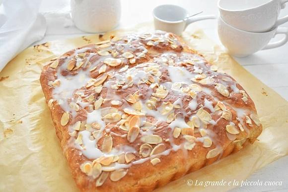 Drożdżowy chlebek bananowy