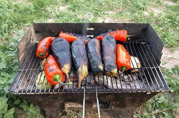 Ajvar z pieczonej papryki i bakłażana