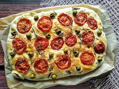 Focaccia z pieczonymi pomidorami