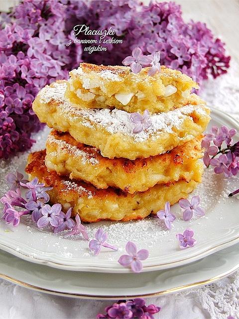 Bananowe placuszki z serkiem wiejskim