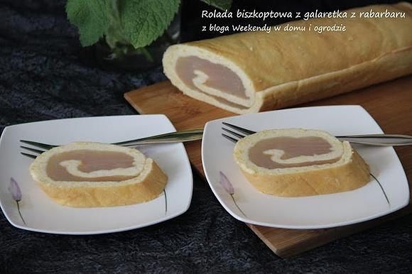 Rolada biszkoptowa z galaretką rabarbarową