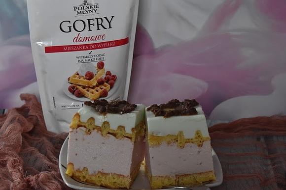 Truskawkowe rozgwiazdki z goframi Polskie Młyny