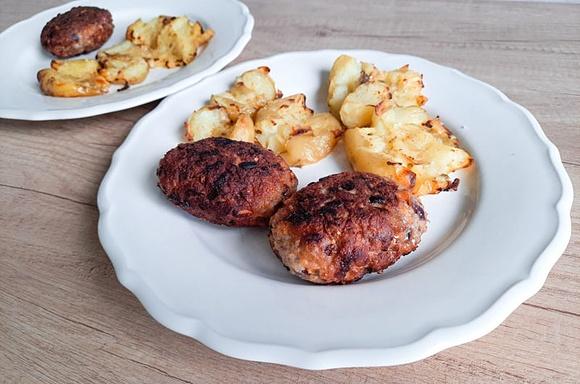 Kotlety mielone z tartą marchewką
