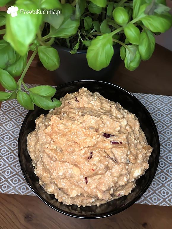 Pasta kanapkowa z makrelą w pomidorach