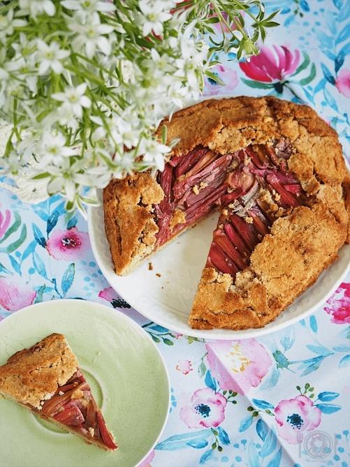 Keto galette z rabarbarem i frangipane