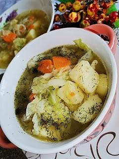 Zupa kapuśniakowa na kurzych łapkach